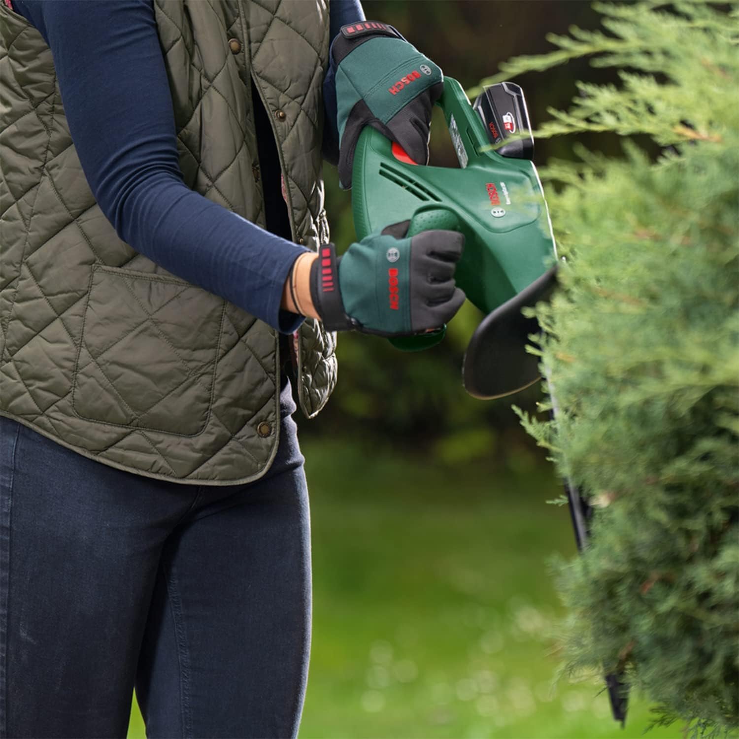 Bosch Cordless Hedge Cutter EasyHedgeCut 18V-44-11 - Image 3